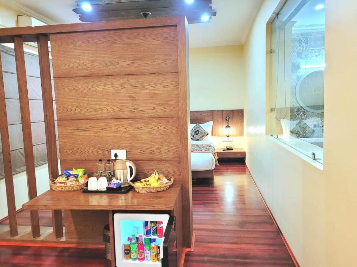 Hotel Green Rooms, Vintage Luxury Near Dal Lake Srīnagar المظهر الخارجي الصورة