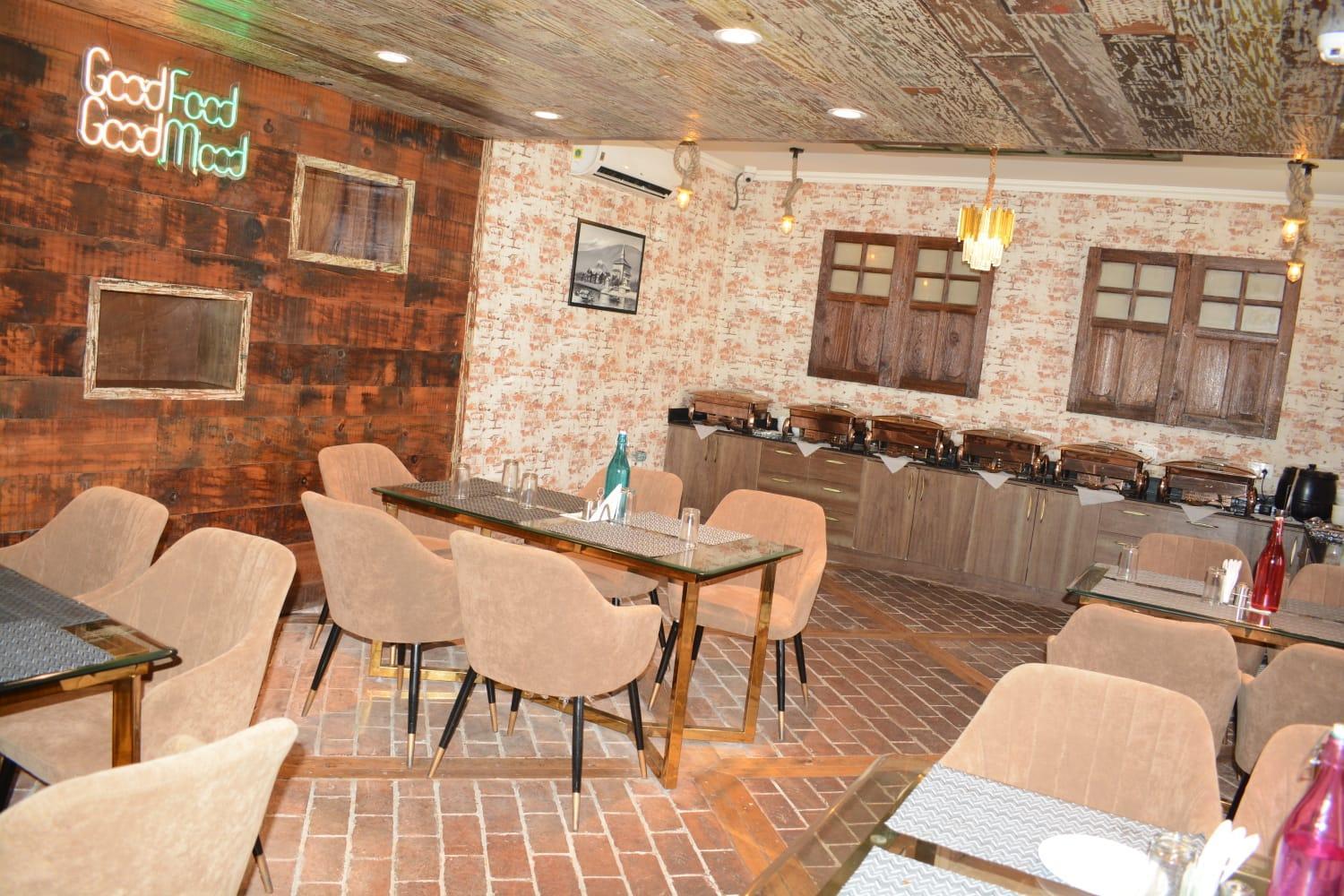 Hotel Green Rooms, Vintage Luxury Near Dal Lake Srīnagar المظهر الخارجي الصورة