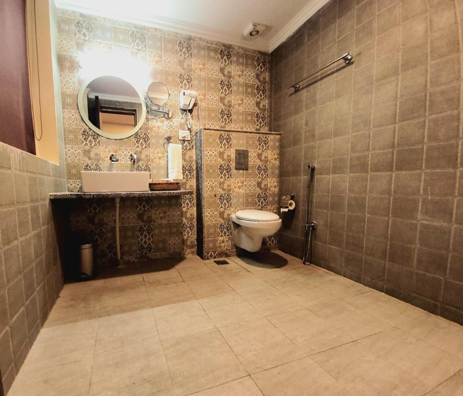 Hotel Green Rooms, Vintage Luxury Near Dal Lake Srīnagar المظهر الخارجي الصورة